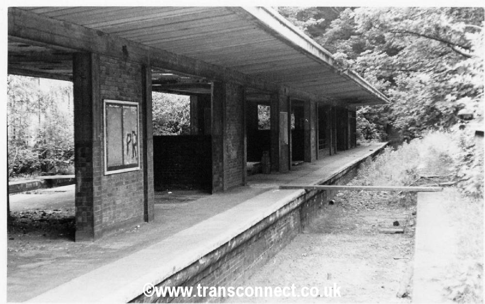 Highgate High Level Stn Circa 1978.jpg